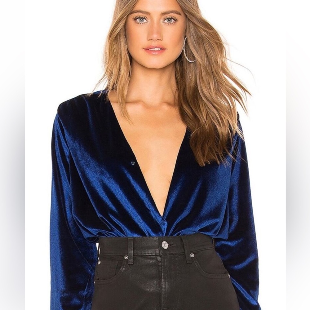 L'Academie Blue velvet top